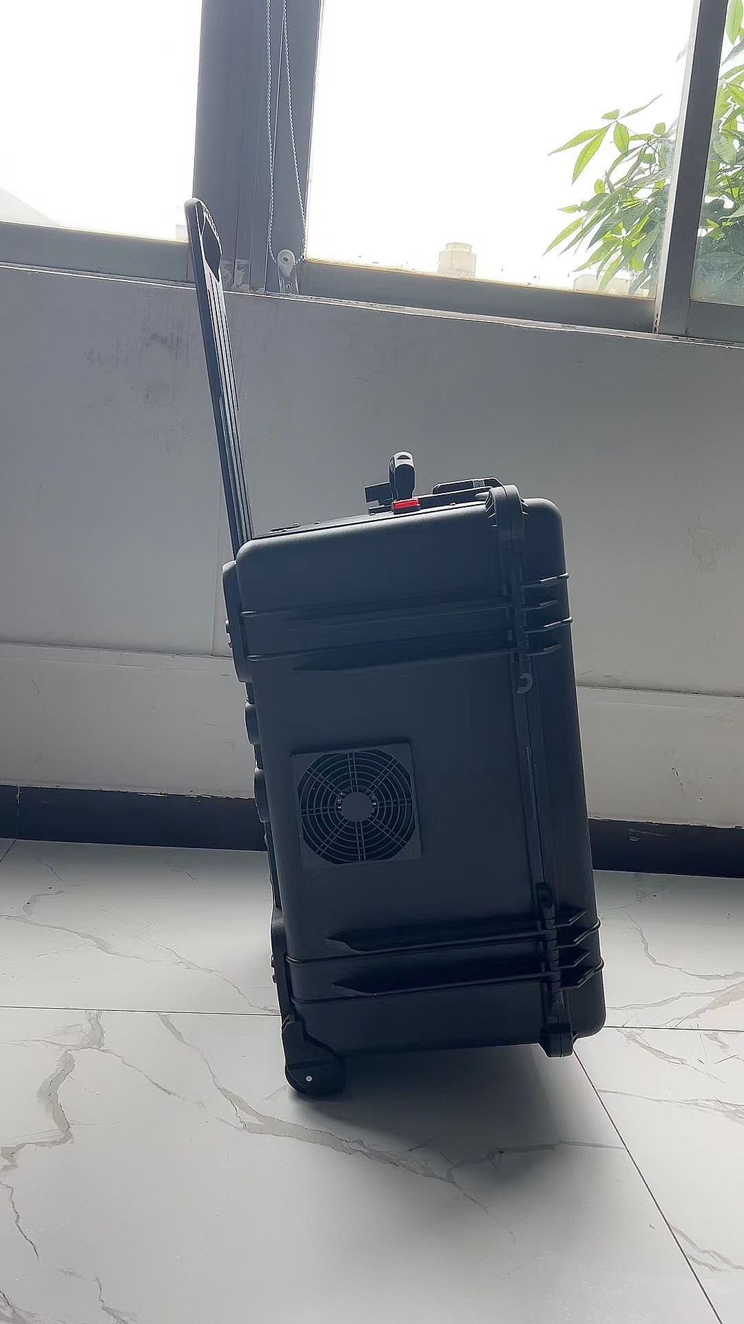 明山手拉箱型移动通信干扰器